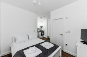 Church Street Flat 7 - Minimalist Studio in Basford